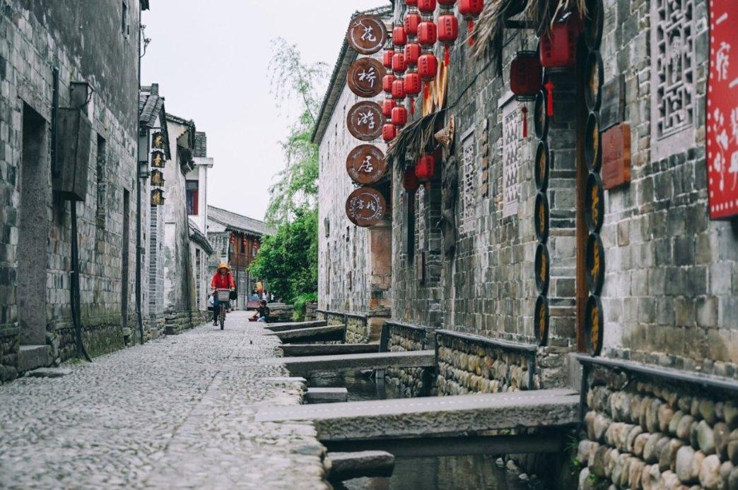 逃离拇指山地